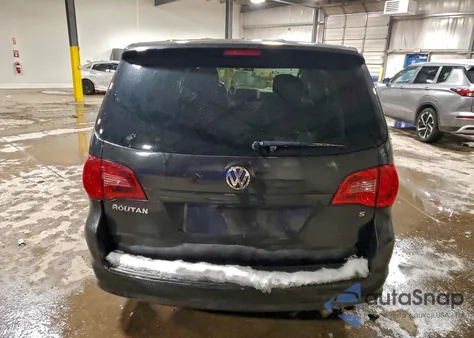 2012 Volkswagen Routan S z USA, uszkodzony, nr VIN 2C4RVAAGXCR250723
